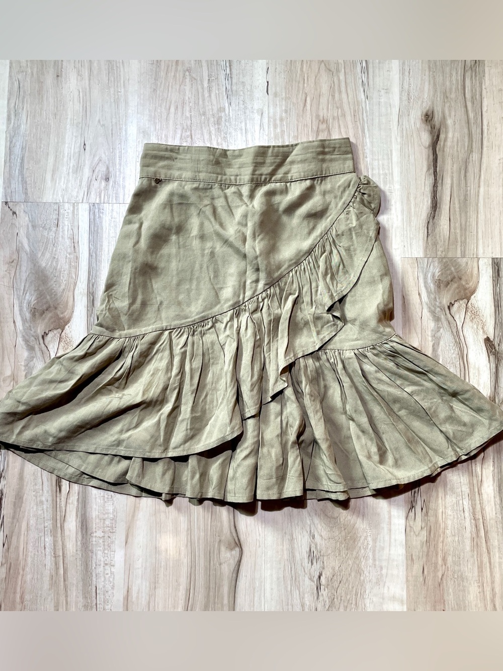 Skemo Women’s Olive Ruffle Wrap Skirt elastic waist bohemian, size XS